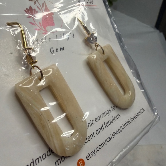 Handmade polymer clay Earrings - Picture 7 of 8